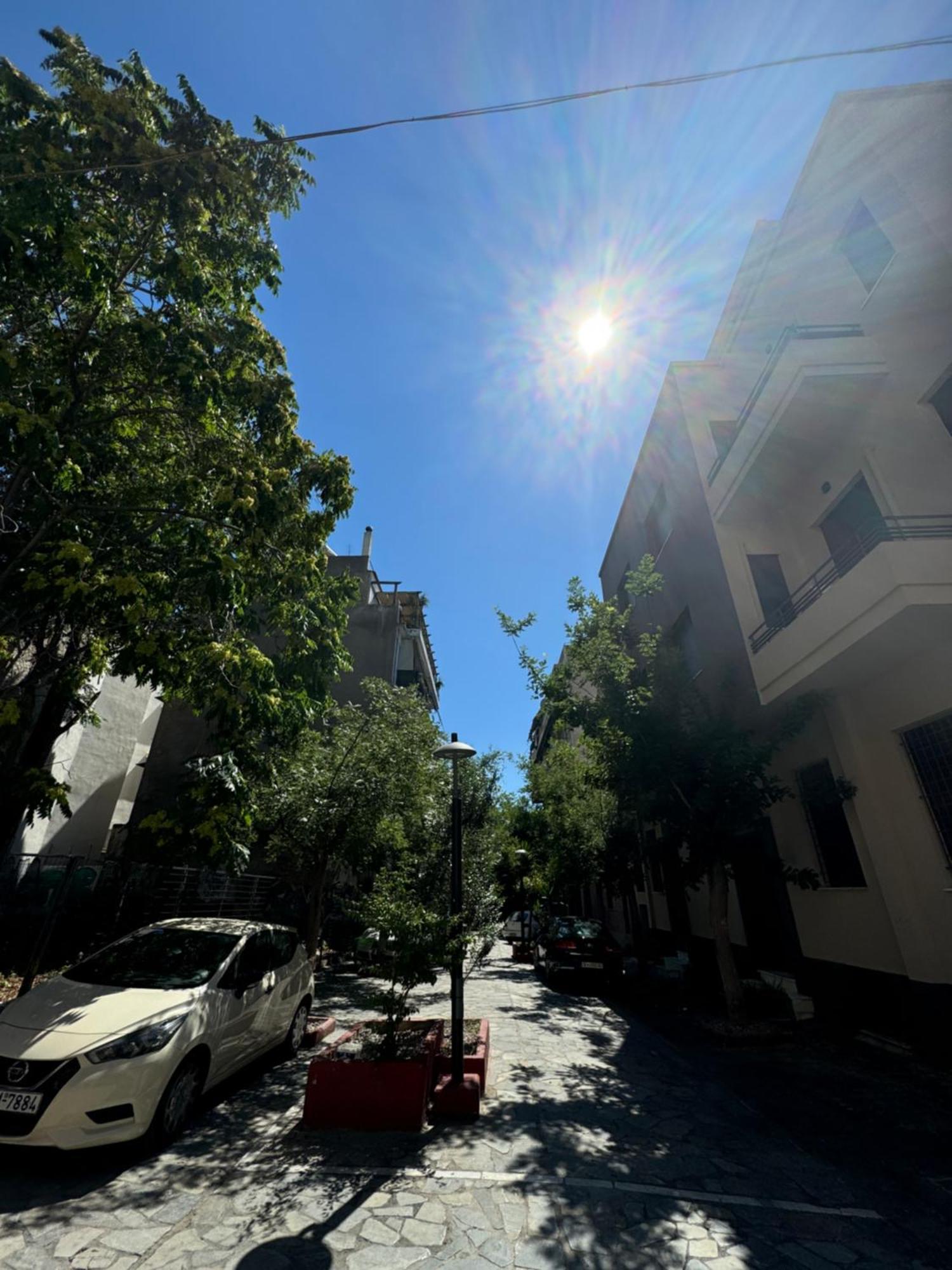 Spacious Apartment Near Monastiraki By Kozy Koala Афины Экстерьер фото