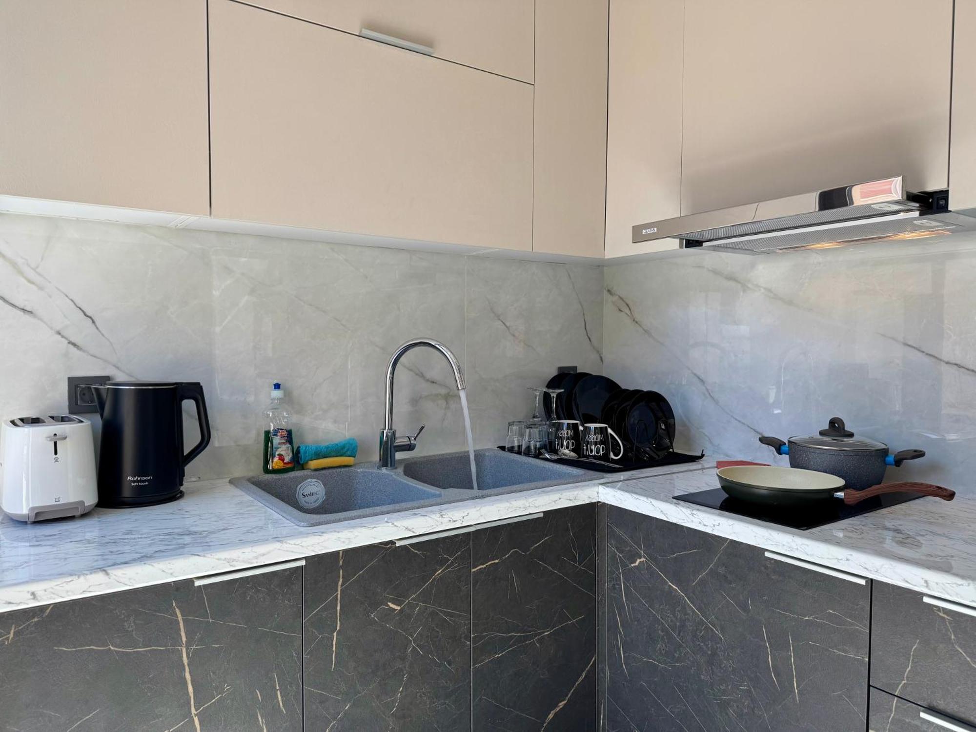 Spacious Apartment Near Monastiraki By Kozy Koala Афины Экстерьер фото