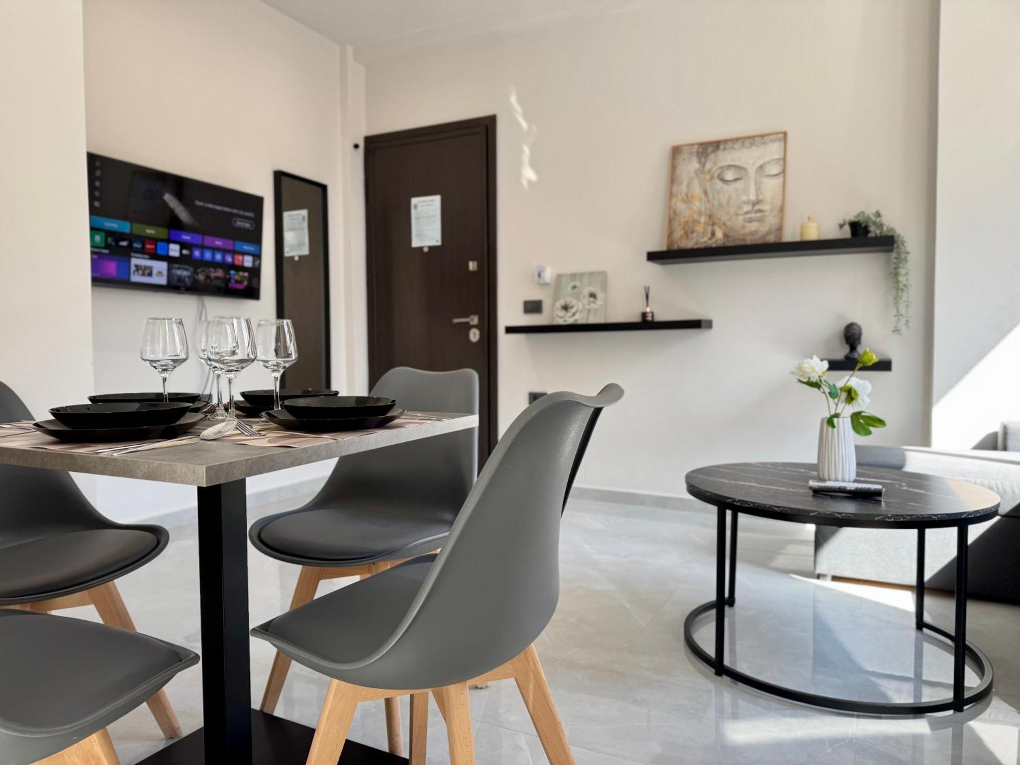 Spacious Apartment Near Monastiraki By Kozy Koala Афины Экстерьер фото